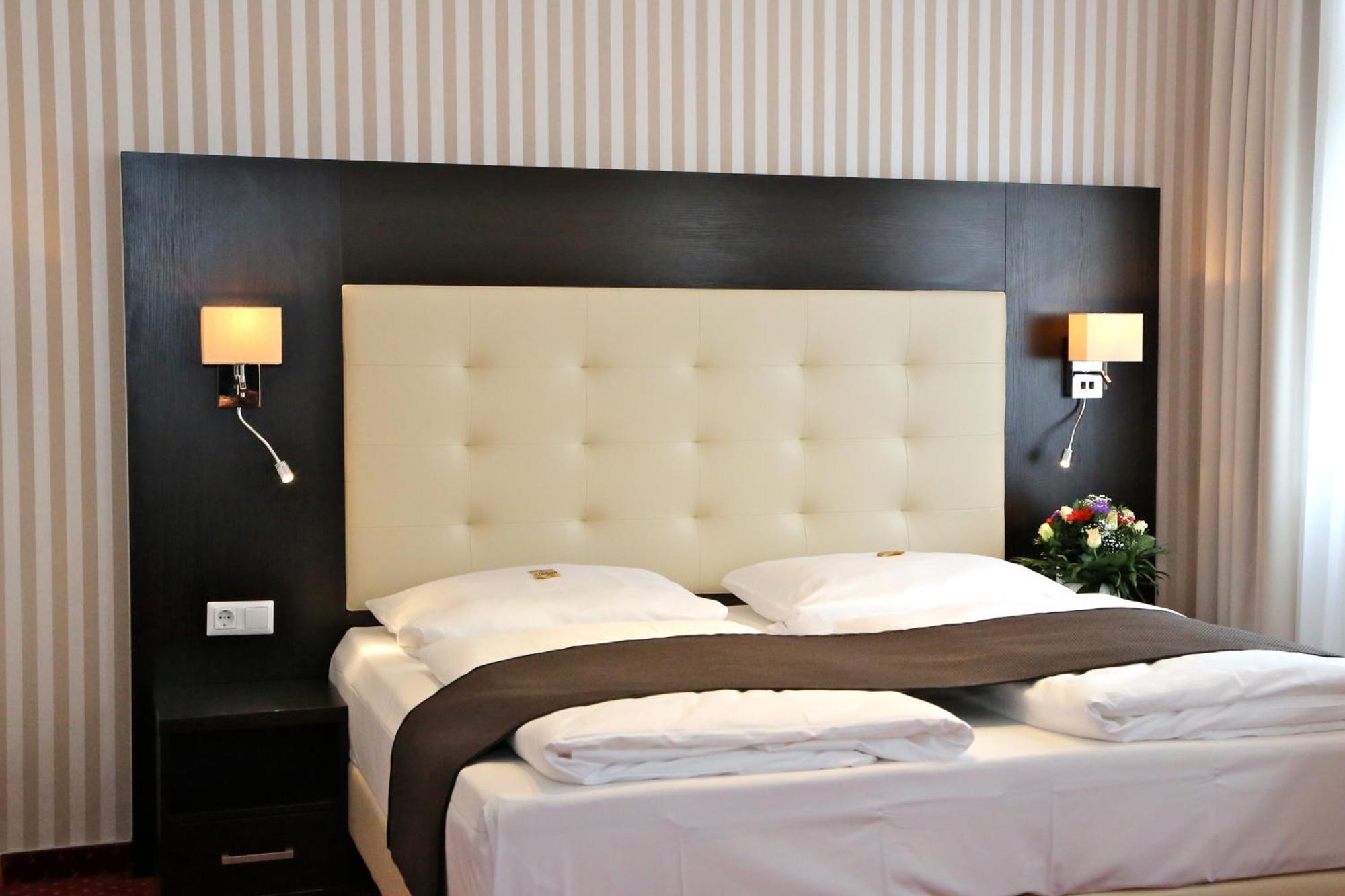 Hotel Herbst Berlino Esterno foto